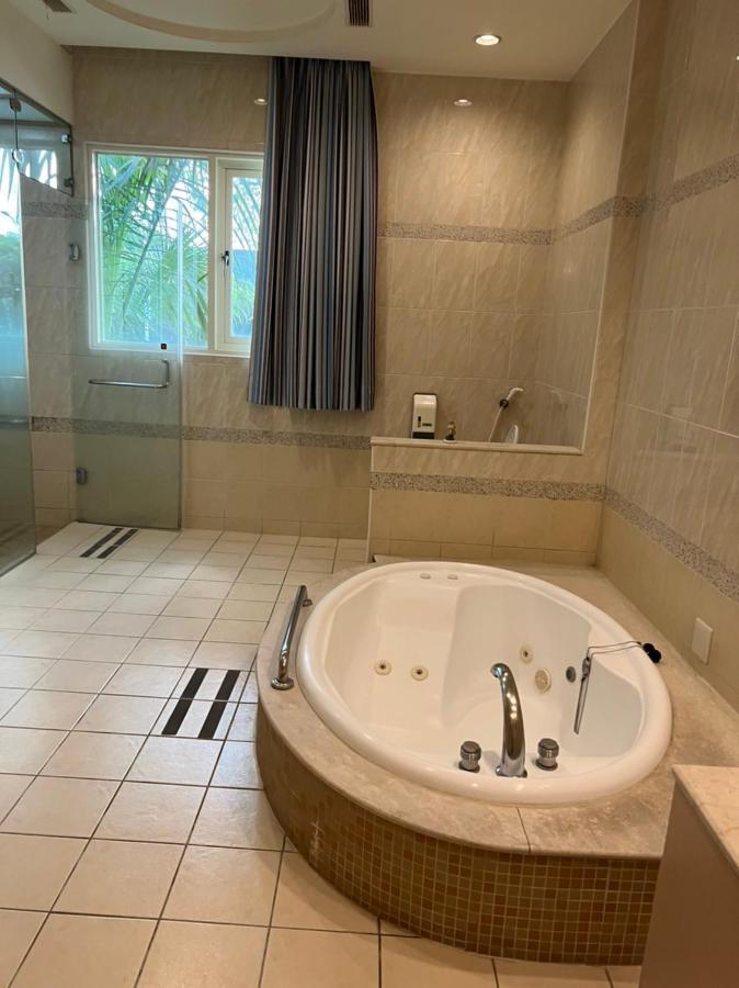 Lisa Motel Kaohsiung Dış mekan fotoğraf