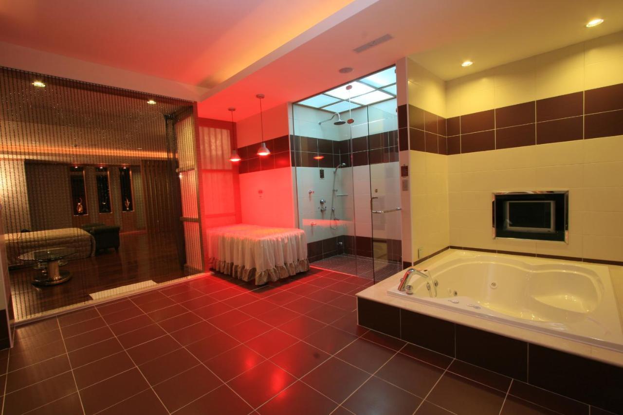 Lisa Motel Kaohsiung Dış mekan fotoğraf