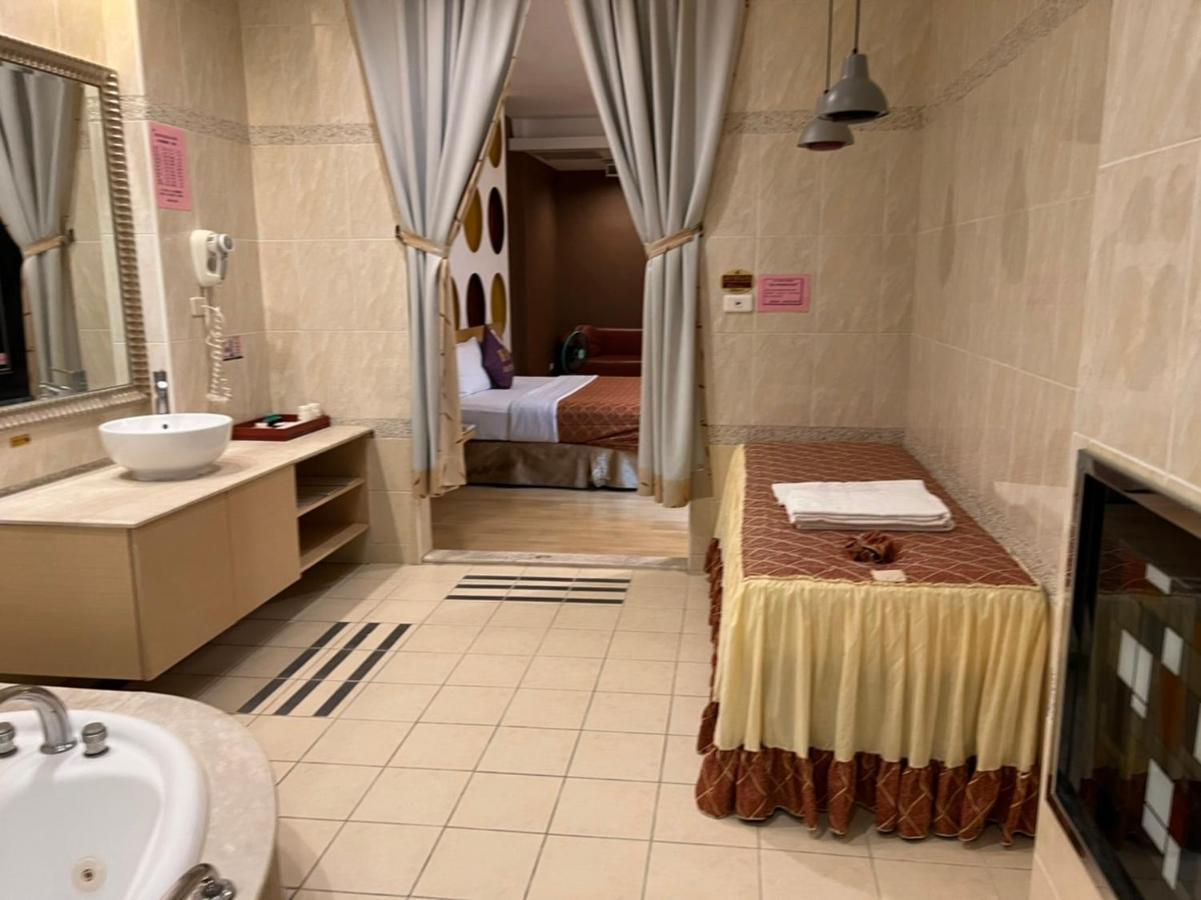 Lisa Motel Kaohsiung Dış mekan fotoğraf